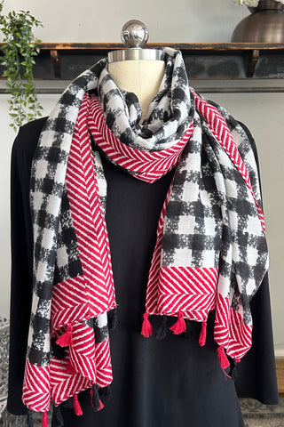 Checkered Scarf in Black Check