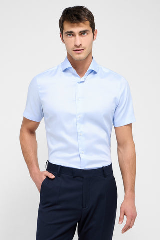 Short-Sleeved, Slim Fit Performance Shirt in Dark Blue