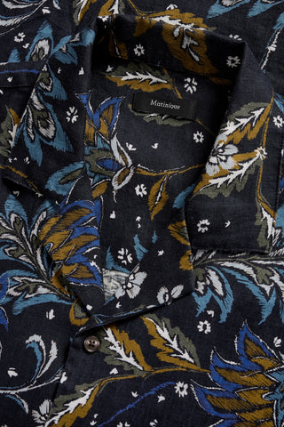 Klampo Short-Sleeved Convertilble Collar Sport Shirt in Salute Print