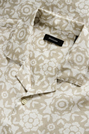 Klampo Short-Sleeved Convertible-Collar Shirt in Plaza Taupe Print