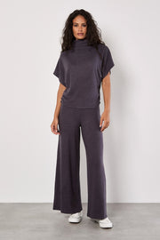 Soft-Touch Wide-Legged Trousers in Charcoal