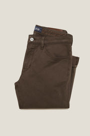 Courage Straight-Legged Jeans in Oak Twill