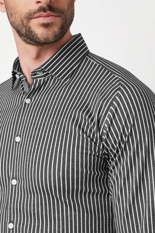 Long-Sleeved Pencil Stripe Knit Sport Shirt