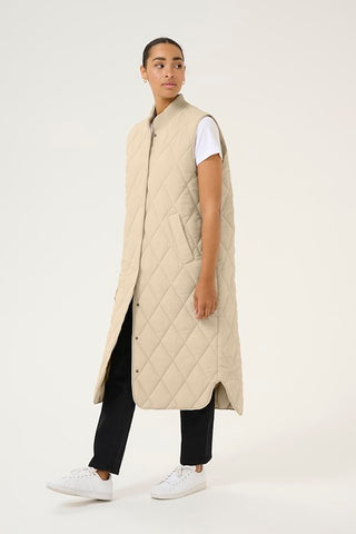 Lorena Quilted Waistcoat in Feather Gray