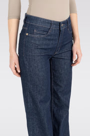 Wide-Legged Jeans in Fashion Rinsed Mid-Blue