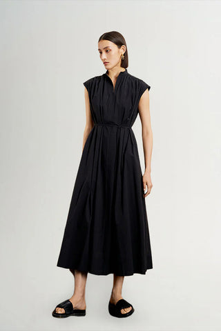 Sleeveless Aesthetic Dress in Black
