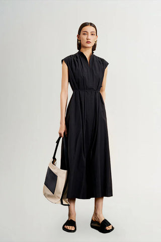 Sleeveless Aesthetic Dress in Black