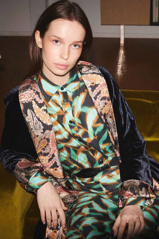 Minute Velvet Wrap Coat in Black