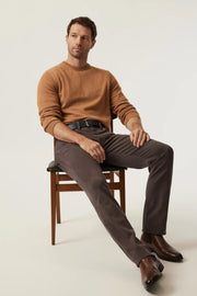 Courage Straight-Legged Jeans in Oak Twill