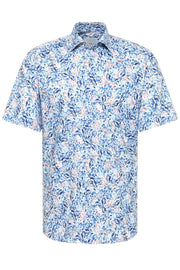 Short-Sleeved, Modern-Fit Sport Shirt in Blue Nature Print