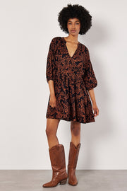 Sarasa Tiered Babydoll Dress in Rust Print