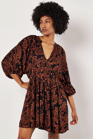 Sarasa Tiered Babydoll Dress in Rust Print