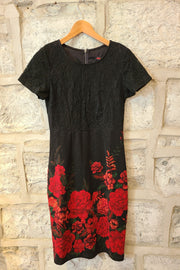 Short-Sleeved Crew Neck Floral Lace Dress