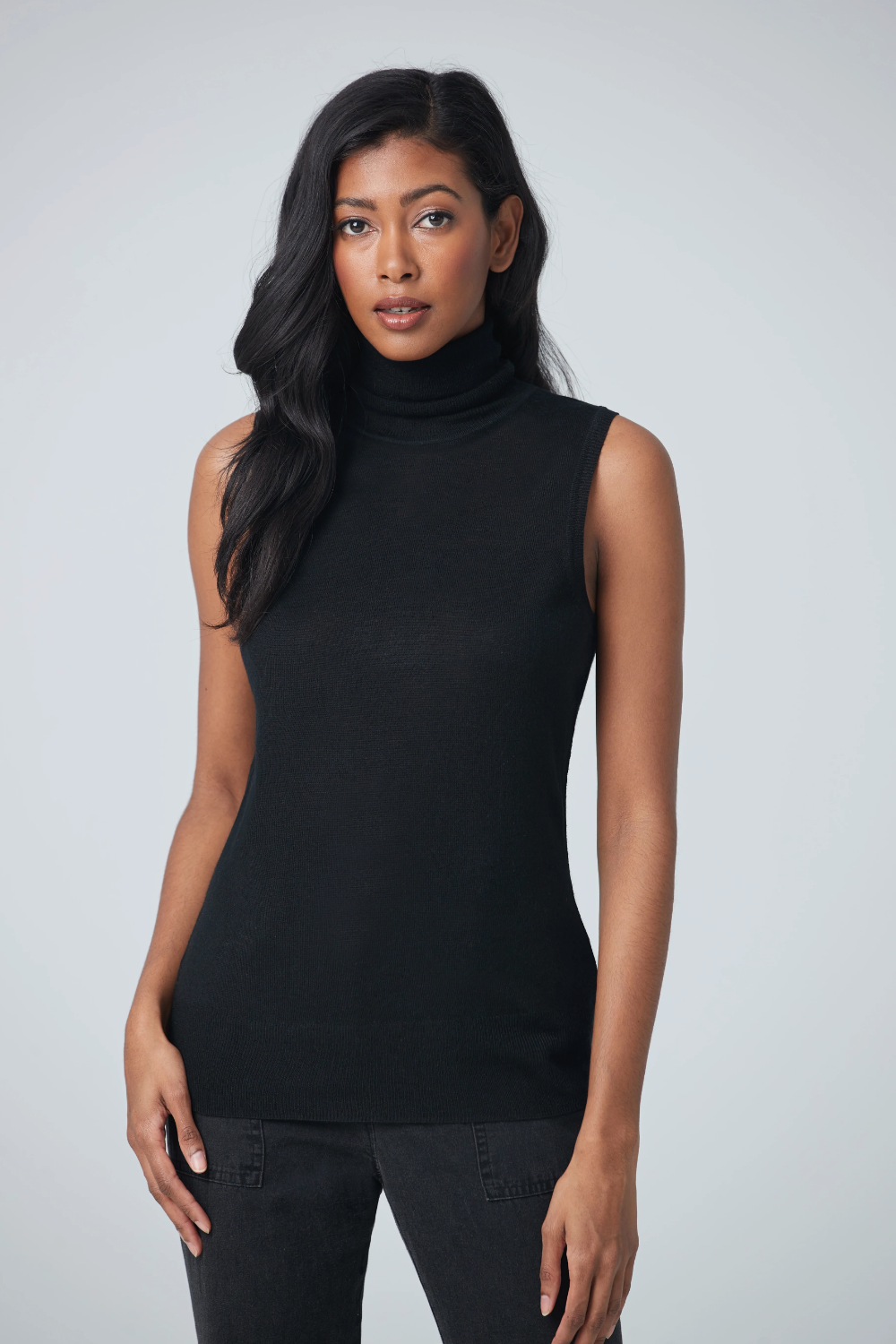 Merino-Blend Sleeveless Turtleneck Shell in 2 Colours Merino-Blend Sleeveless Turtleneck Shell in 2 Colours
