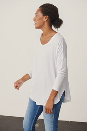 Fala Long-Sleeved T-Shirt in 3 Colours